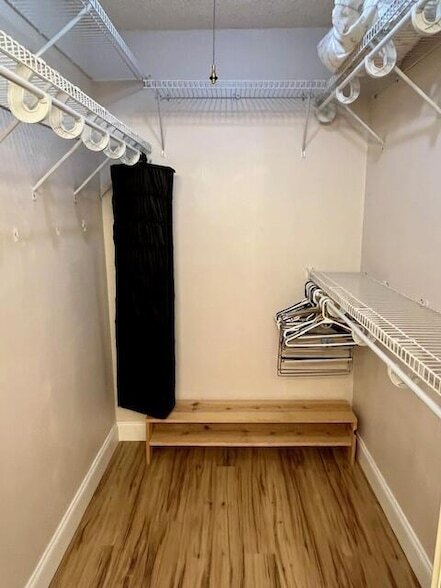 Building Photo - 3841 Island Club Cir E