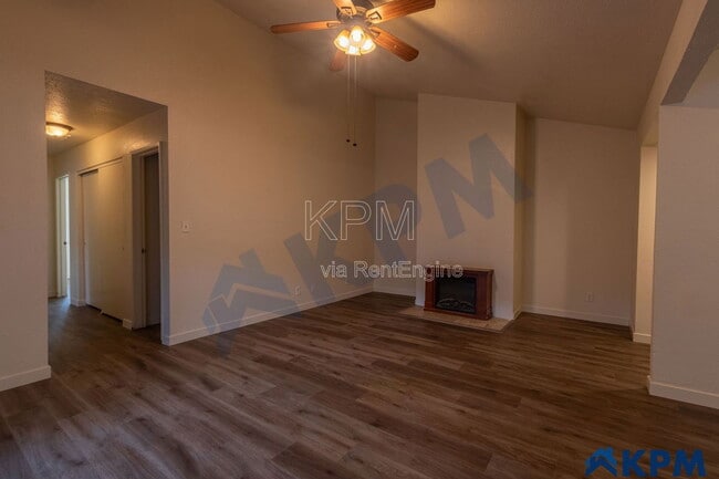 Building Photo - 2055 Pawnee Way