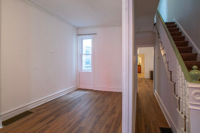Building Photo - 2039 N Gratz St