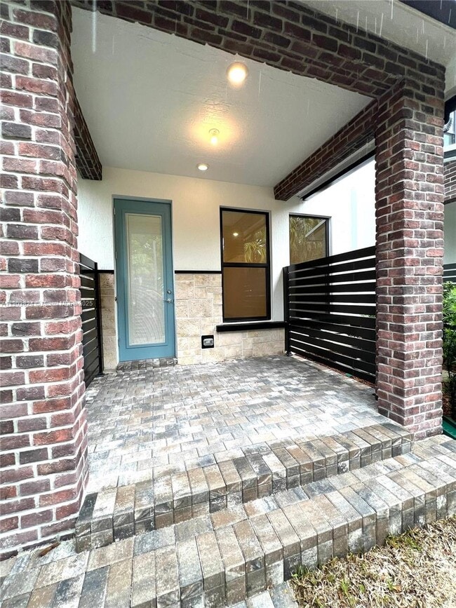 Building Photo - 130 S University Dr