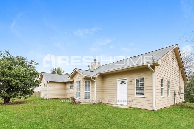 Building Photo - 5747 Mistyview Dr