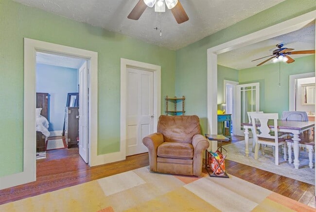 Building Photo - 314 W Sidnor St