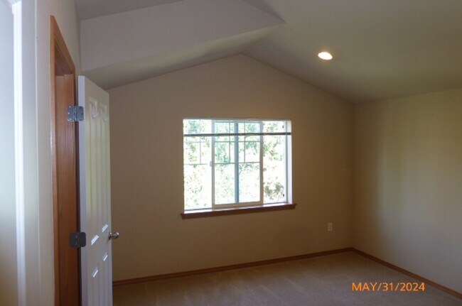 Building Photo - 3BR/1+1BA Townhouse - Seattle
