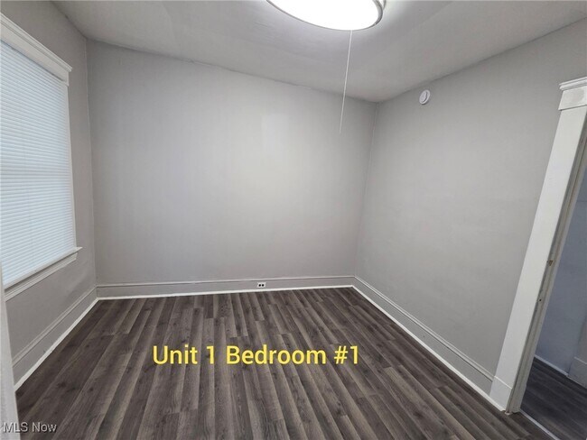 Building Photo - 3658 W 58th St