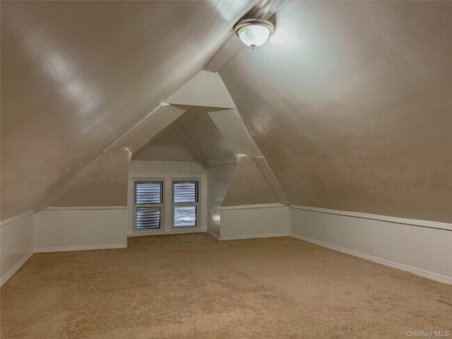 Building Photo - 2863 Coddington Ave