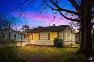 Building Photo - Charming & Newly Renovated 4 Bedroom 2 Bat...