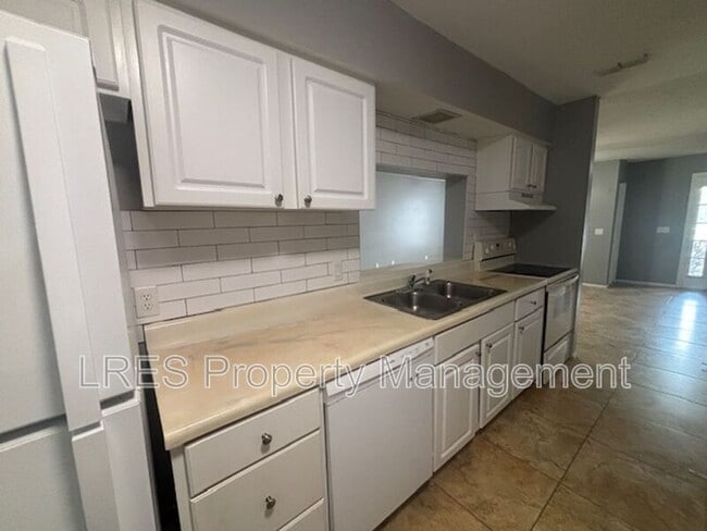 Building Photo - 2706 Graduate Ct