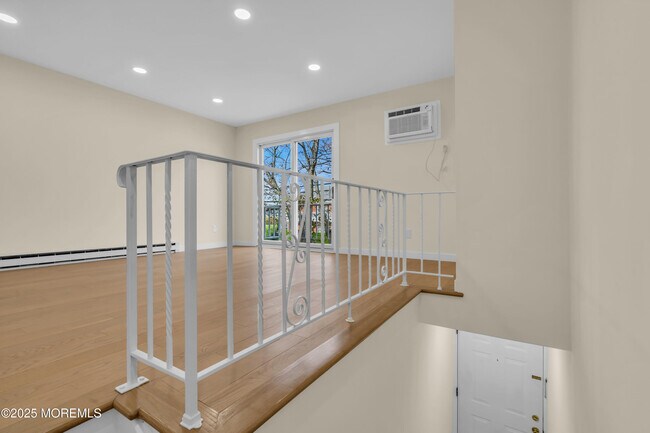 Building Photo - 114 3rd Ave