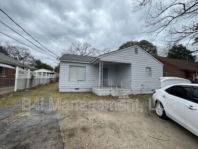 Building Photo - 2343 Huggins St