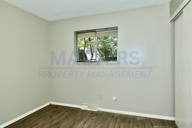 Building Photo - 5765 Steffens Ave