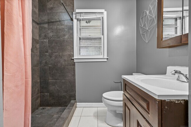 Building Photo - 37 Tarinelli Cir