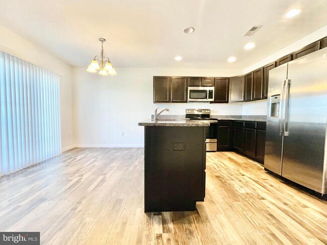 Building Photo - 56 Black Cherry Dr