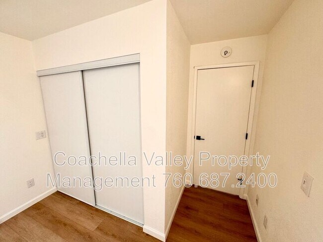 Building Photo - 41595 Navarre Ct