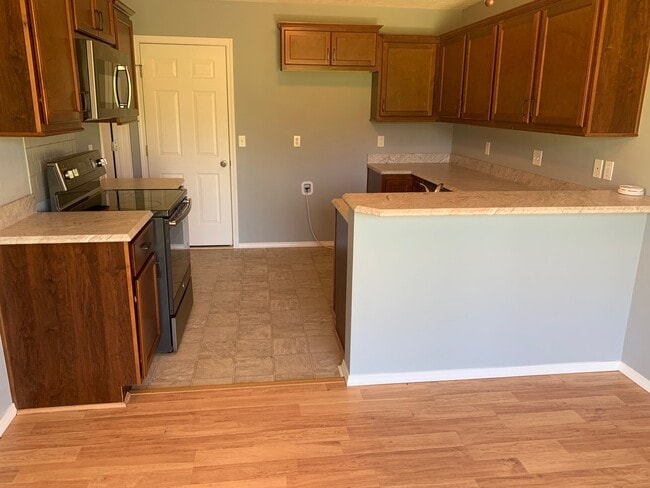 Building Photo - Country Setting 4 Bedroom House in Willard