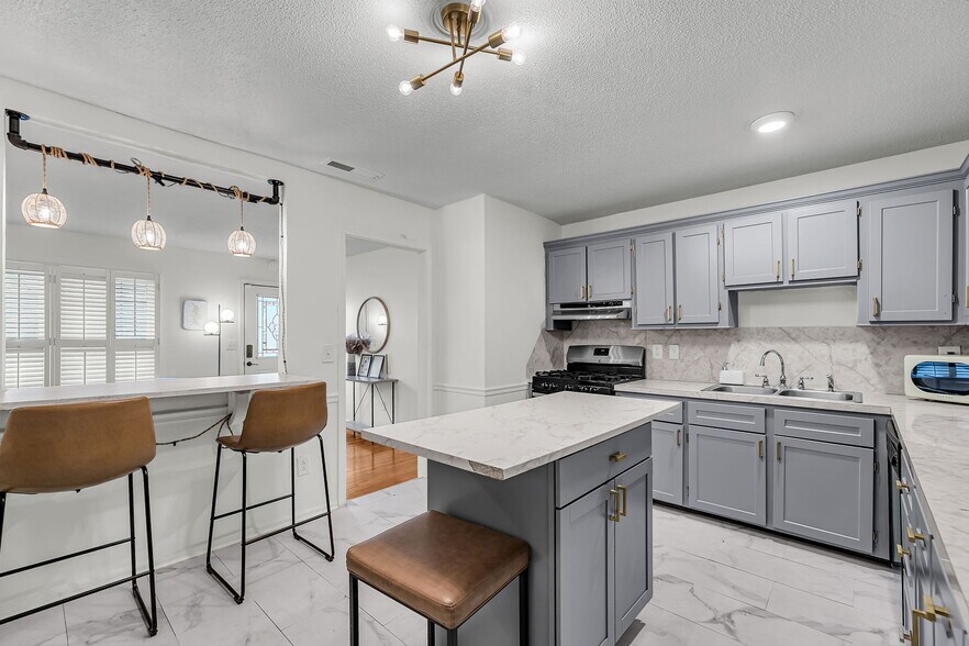 Building Photo - 1417 Rainbow Rd