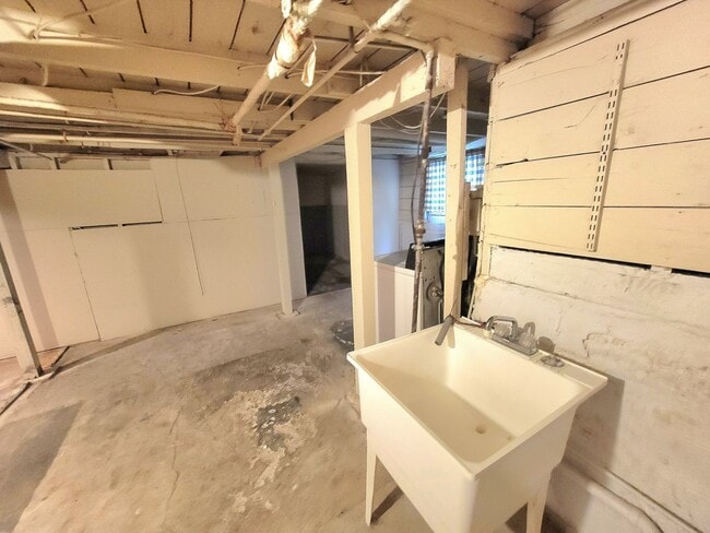 Building Photo - Cozy 1 Bed, 1 Bath Home in Desirable SE Portland