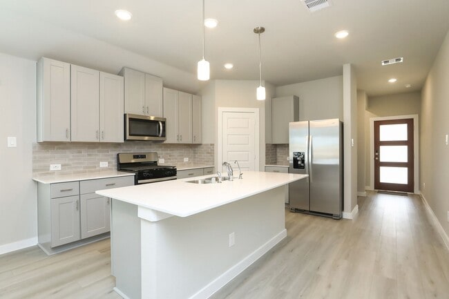 Building Photo - 14110 Greystone Ter St