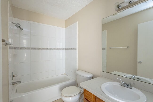 Building Photo - 100 Hillside Rd