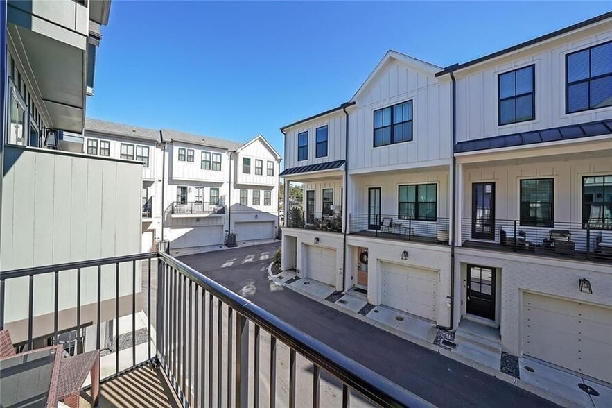 Building Photo - 154 Chestnut Cir