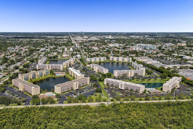 Building Photo - 301 SE 3rd St