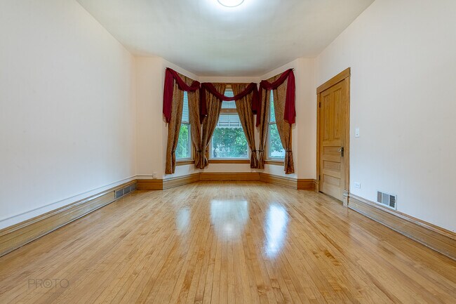 Building Photo - 3821 N Whipple St