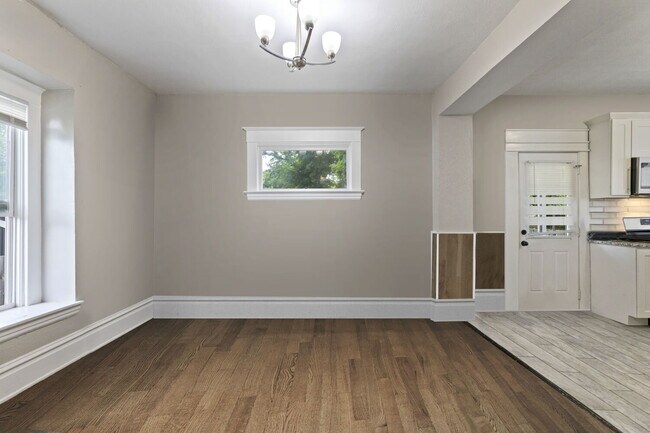 Building Photo - Charming Rental with Large Fenced Yard nea...