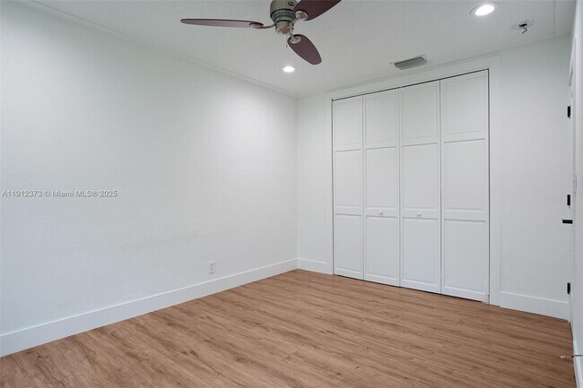 Building Photo - 6230 SW 112th St