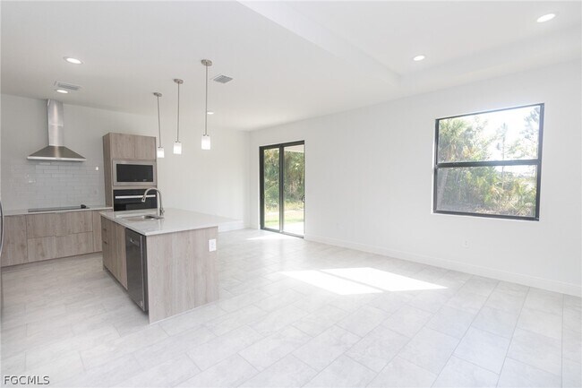 Building Photo - 9041 Lamkin Cir