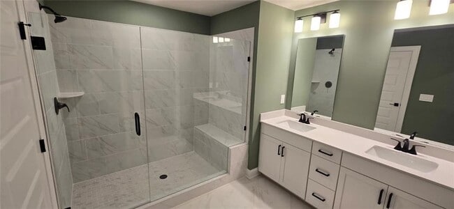 Building Photo - 400 Elise Wy