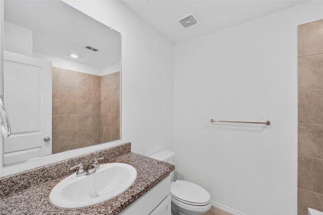 Building Photo - 320 Dewberry St