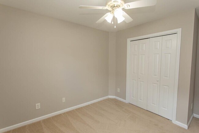 Building Photo - 384 Esher Ct