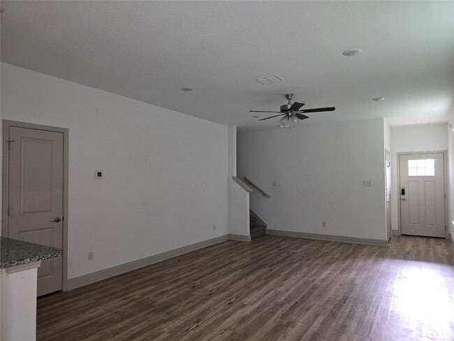 Building Photo - 7520 Magnolia Village