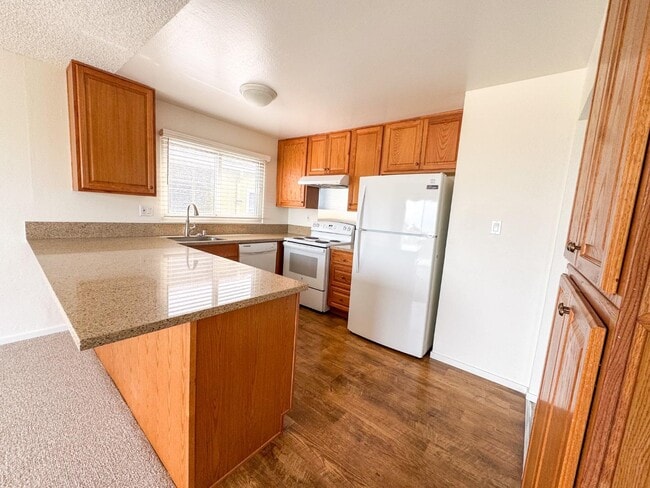 Building Photo - 26 Camelot Ct