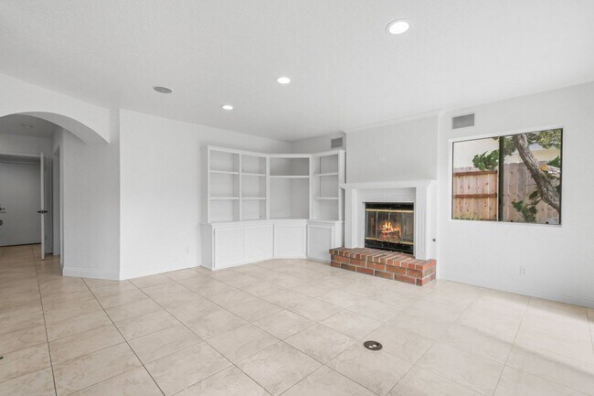 Building Photo - Encinitas Gem with Serene Backyard Pool - Available Dec. 1, 2025