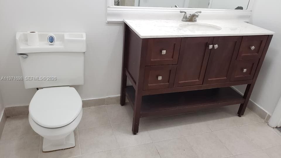 Building Photo - 200 Lakeview Dr