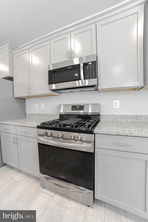 Building Photo - 23861 Myrtle Glen Way