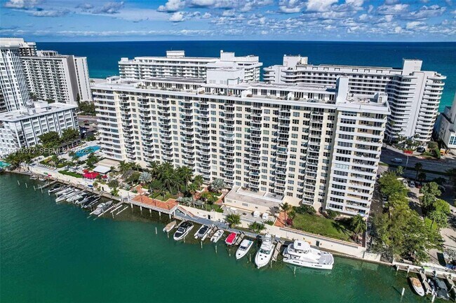 Building Photo - 5600 Collins Ave