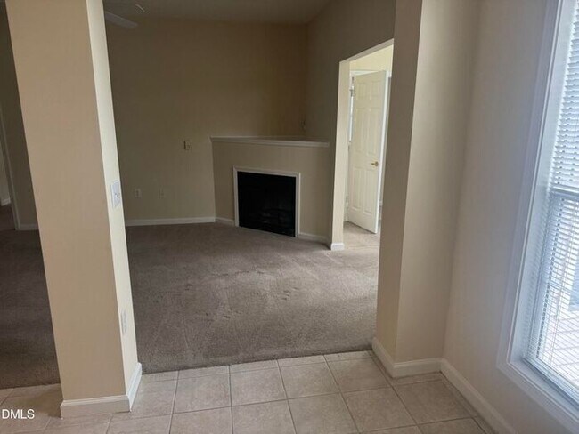Building Photo - Special Rate! SPACIOUS 1 Bed 1.5 Bath Condo with Sunroom and AMENITIES!!!