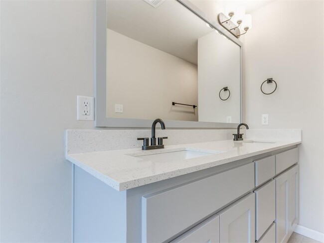 Building Photo - 18012 Austin Ct