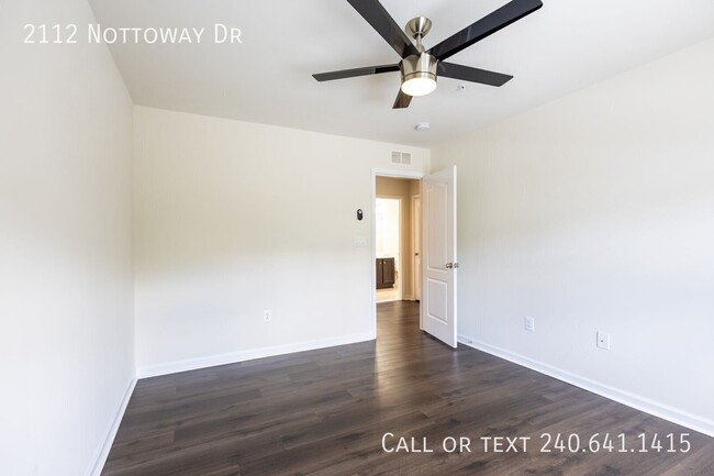 Building Photo - 2112 Nottoway Dr
