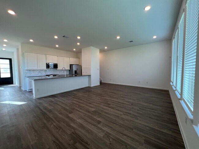 Building Photo - 4202 Balboa Dr
