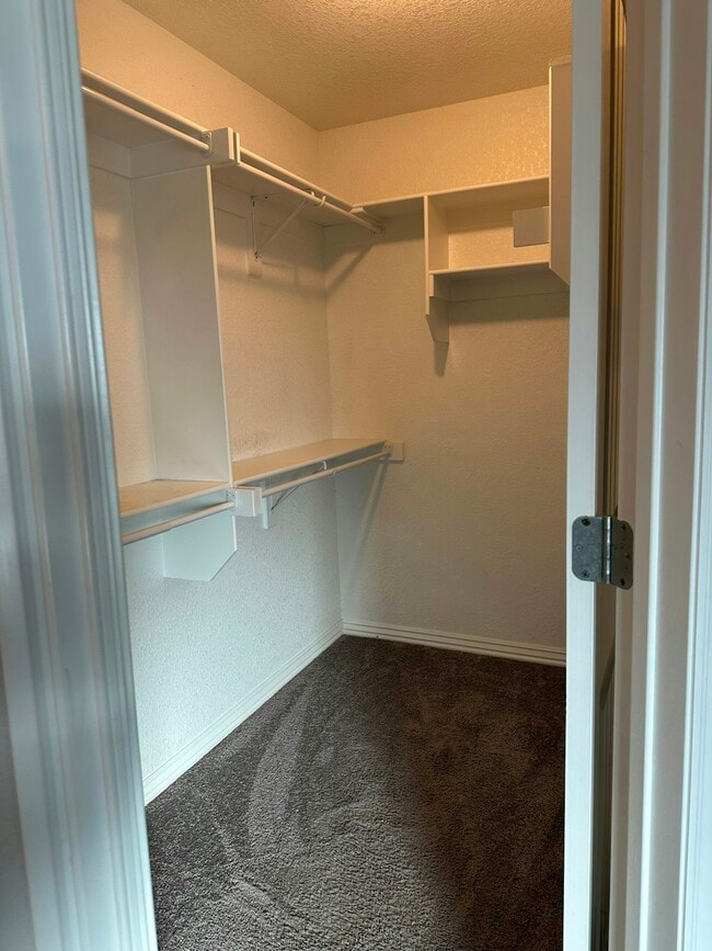 Building Photo - 4336 W Wales Dr