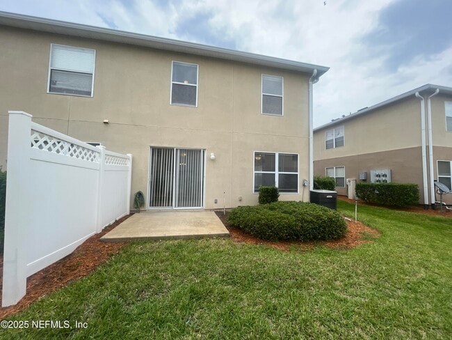 Building Photo - 1500 Calming Water Dr