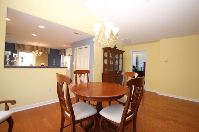 Building Photo - Desierable Paynters Mill, single story single family home.