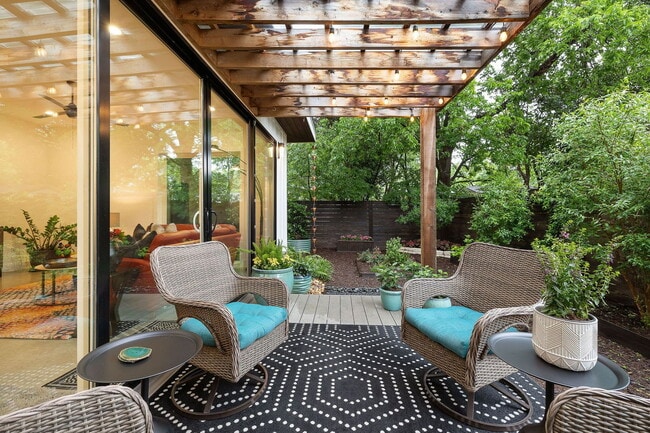 Building Photo - 1310 Choquette Dr