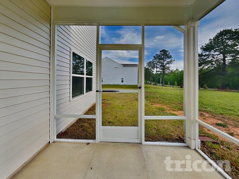 Building Photo - 20 Evergreen Ln