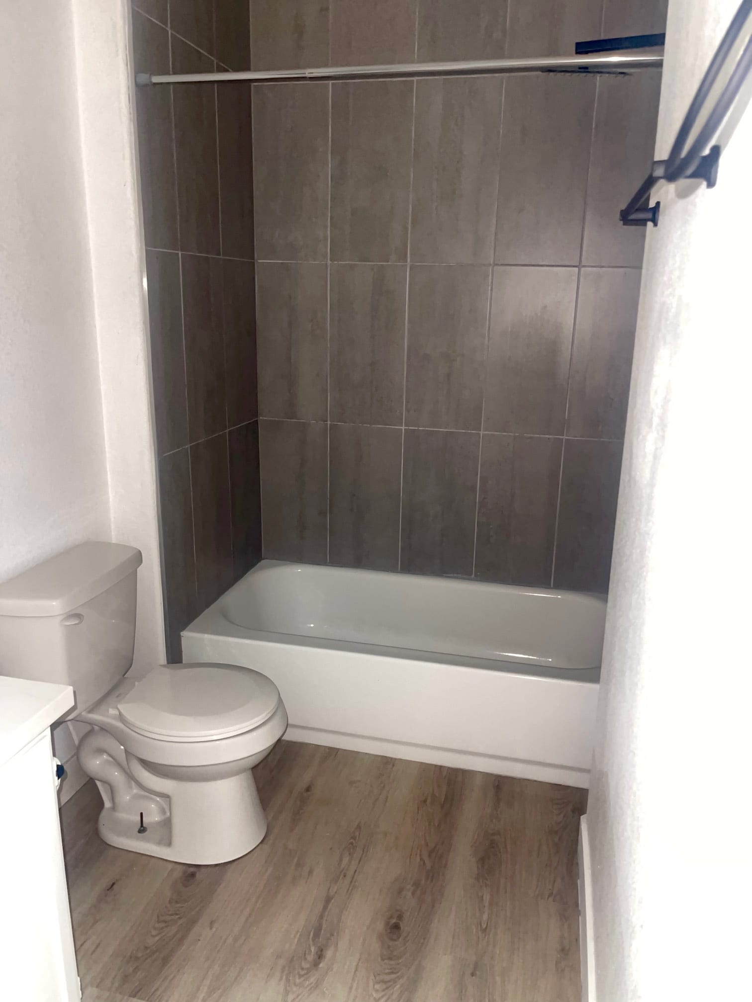 Building Photo - 1050 E Cactus Ave