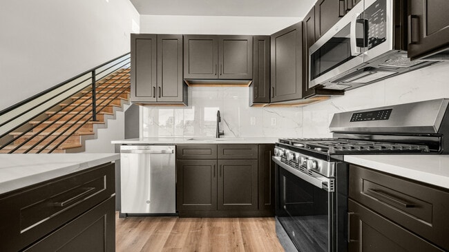 Building Photo - 367 Toms Cyn Dr