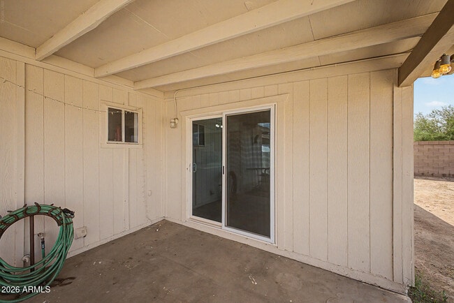 Building Photo - 932 W Libra Dr