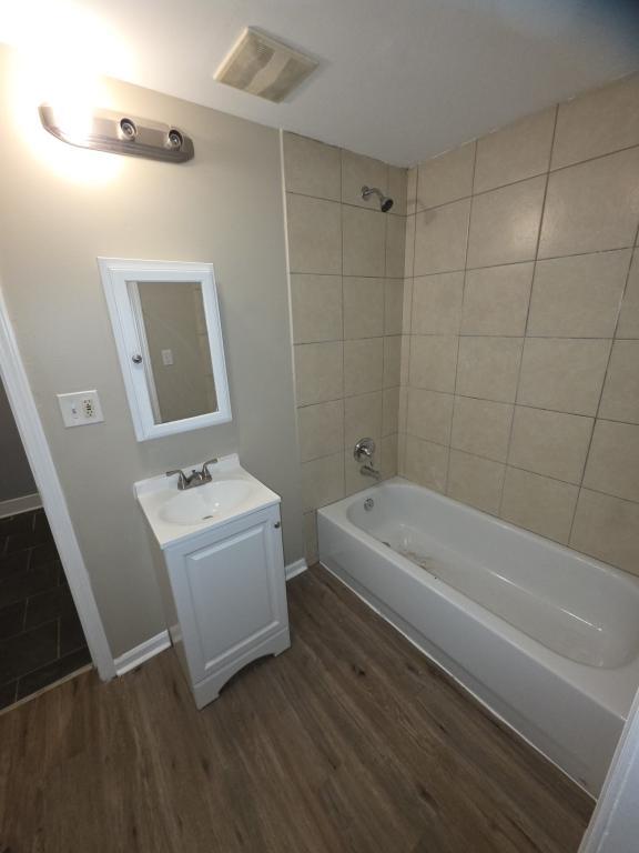 Building Photo - 6832 S Clyde Ave